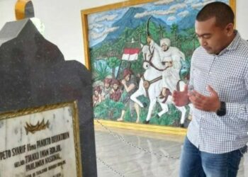 Berita Sumbar terbaru dan terkini hari ini: Wagub Sumbar Audy Joinaldy berziarah ke makam Tuanku Imam Bonjol di Minahasa, Sulawesi Utara.