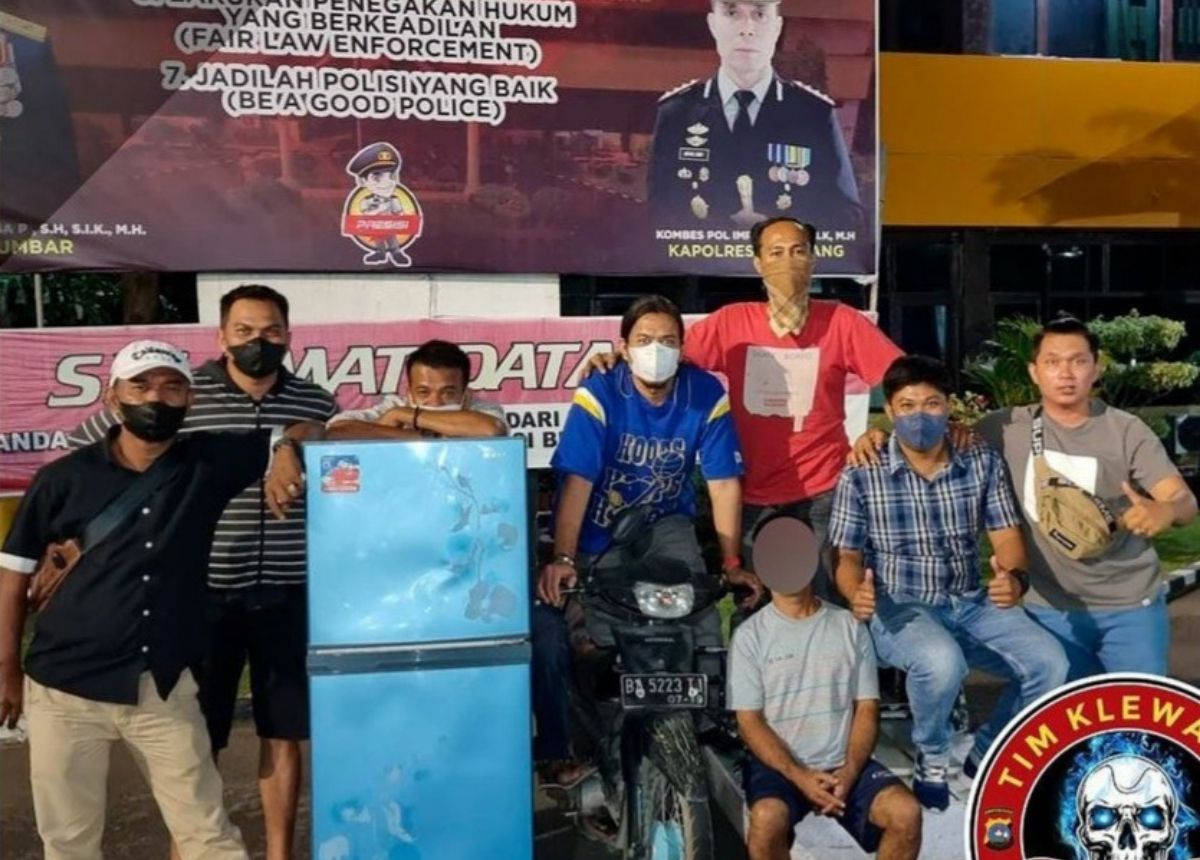 Berita Padang - berita Sumbar terbaru dan terkini hari ini: Seorang kuli bangunan ditangkap polisi karena diduga melakukan pencurian.