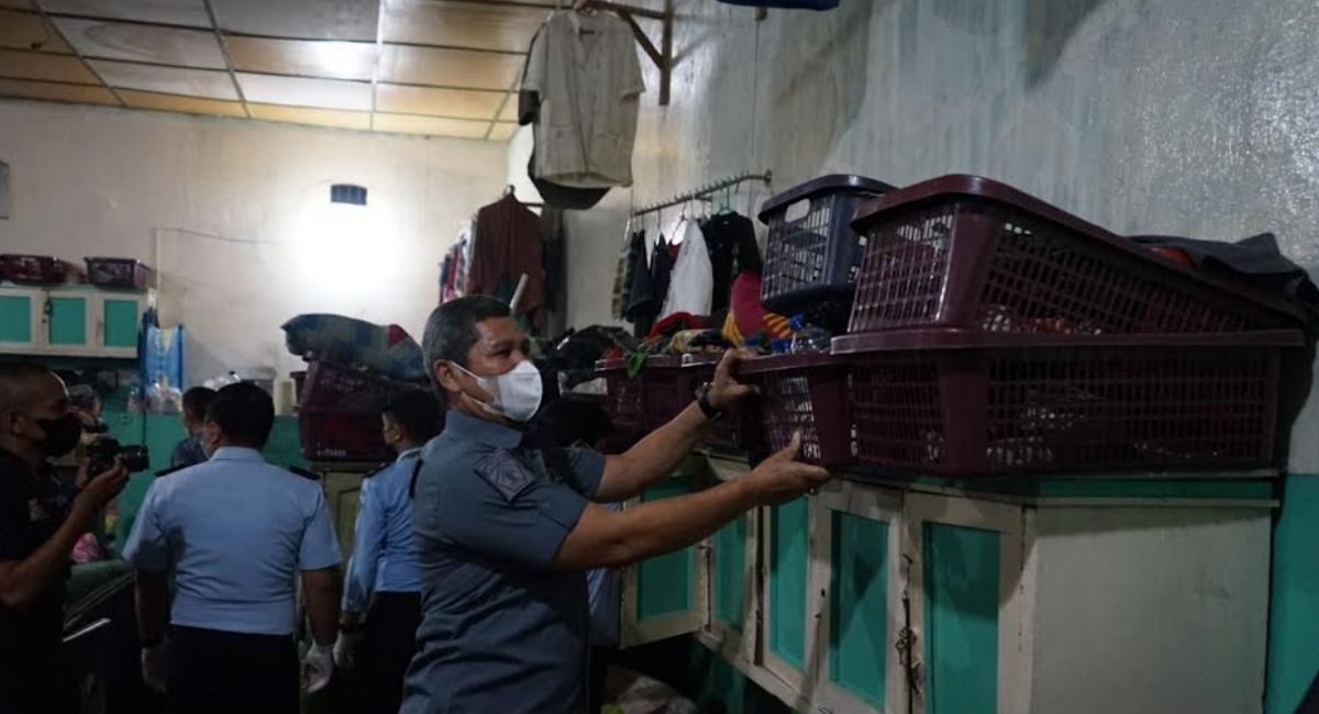 Tim Gabungan Geledah Lapas Padang, Ini yang Ditemukan