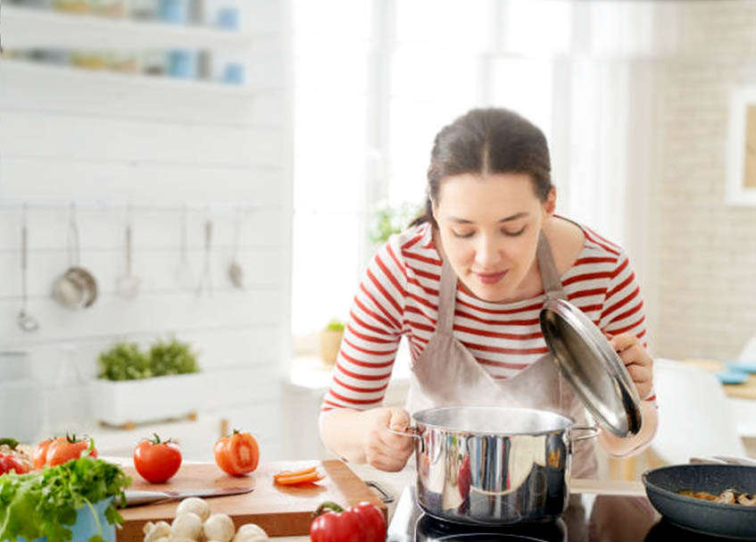 Berita terbaru dan terkini hari ini: Mencicipi makanan tidak membatalkan puasa menurut Guru Besar UIN IB Padang, Asasriwarni.