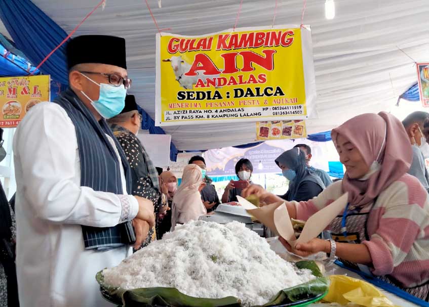 Berita Padang - berita Sumbar terbaru dan terkini hari ini: Transaksi jual beli di pasar pabukoan itu telah menerapkan digitalisasi.