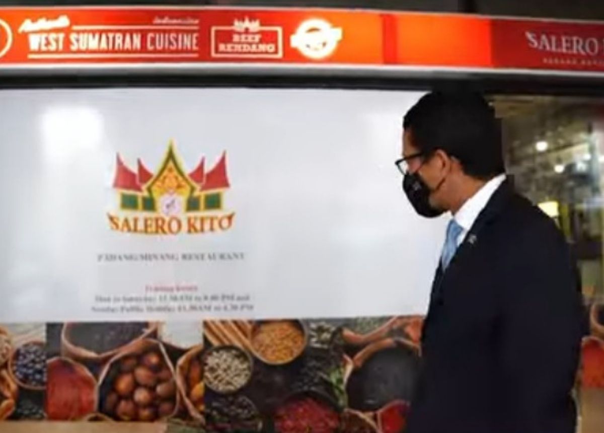 Berita terbaru dan terkini hari ini: Menparekraf Sandiaga Uno mengunjungi restoran Padang yang ada di Melbourne, Australia.