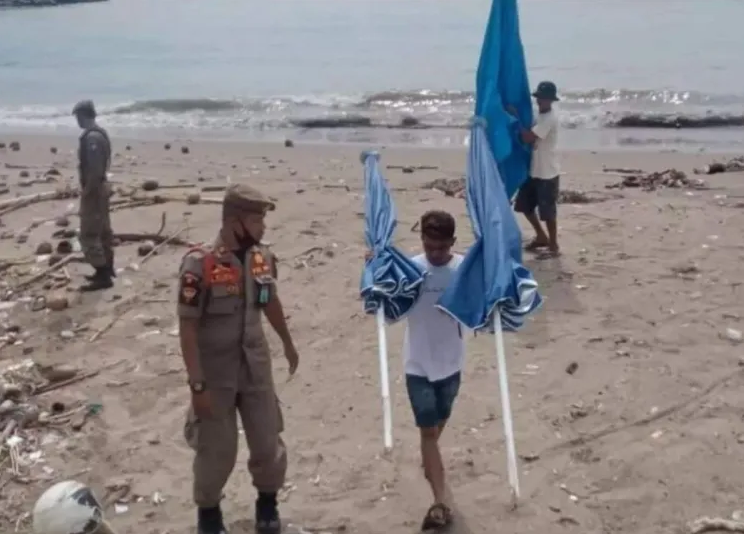 Tangkis Kucing-kucingan PKL, Satpol PP Siaga Sepanjang Pantai Padang