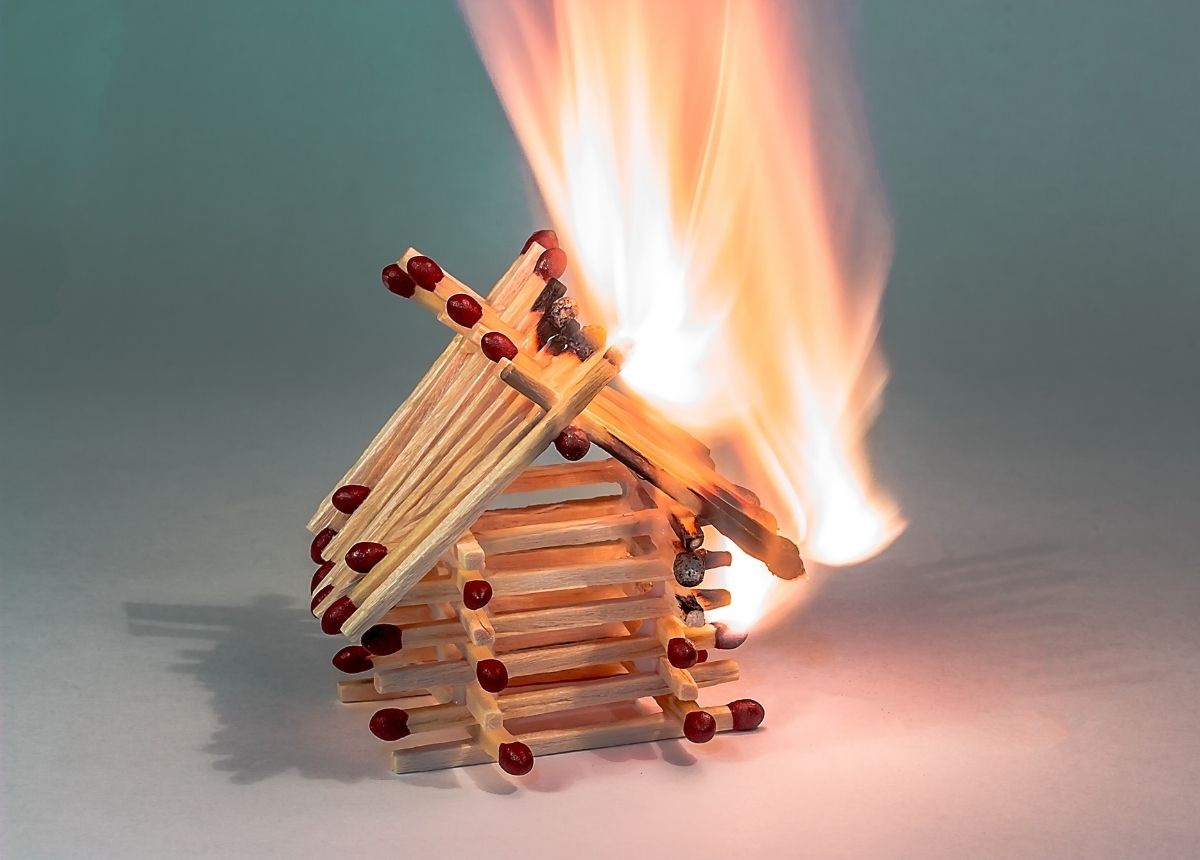 Berita Padang - berita Sumbar terbaru dan terkini hari ini: Gedung Balai Bahasa Sumbar di Kecamatan Pauh , Kota Padang, mengalami kebakaran.