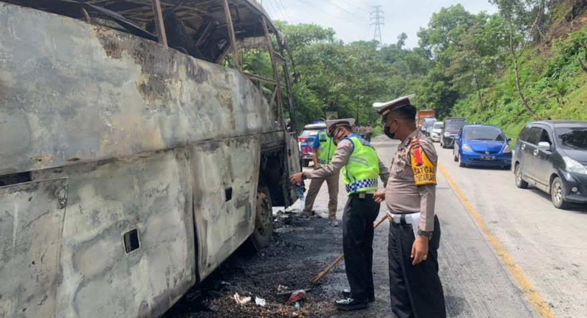 Bus ALS Terbakar di Sijunjung, 46 Penumpang Selamat