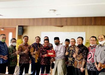 Komisi III melakukan study koperatif ke Dinas Penanaman Modal Dan Pelayanan Terpadu Satu Pintu (DPMPTSP) Provinsi Riau, Rabu (20/5/2022).