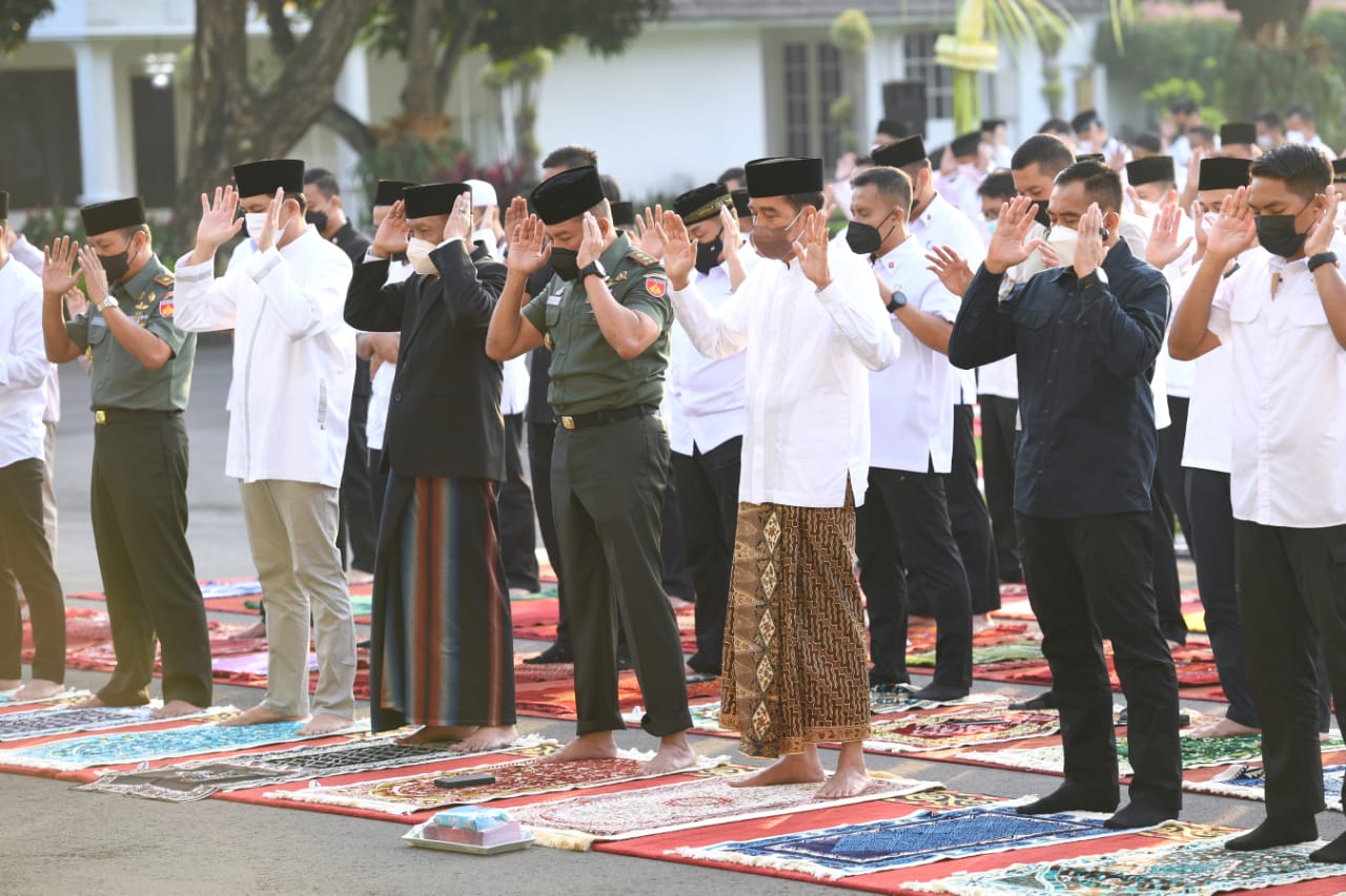 Jokowi Laksanakan Salat Ied di Halaman Istana Yogyakarta
