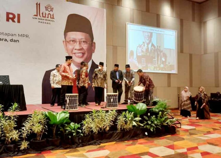 Berita Padang - berita Sumbar terbaru dan terkini hari ini: Ketua MPR RI menyosialisasikan 4 pilar saat pengukuhan Iluni UIN IB Padang.