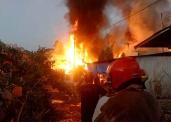 Berita Padang Pariaman - berita Sumbar terbaru dan terkini hari ini: Satu rumah berisi tabung gas elpiji di Padang Pariaman terbakar.