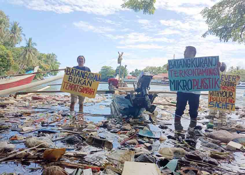 Berita Padang - berita Sumbar terbaru dan terkini hari ini: Tim ekspedisi minta Pemko Padang buat aturan penggunaan plastik sekali pakai.