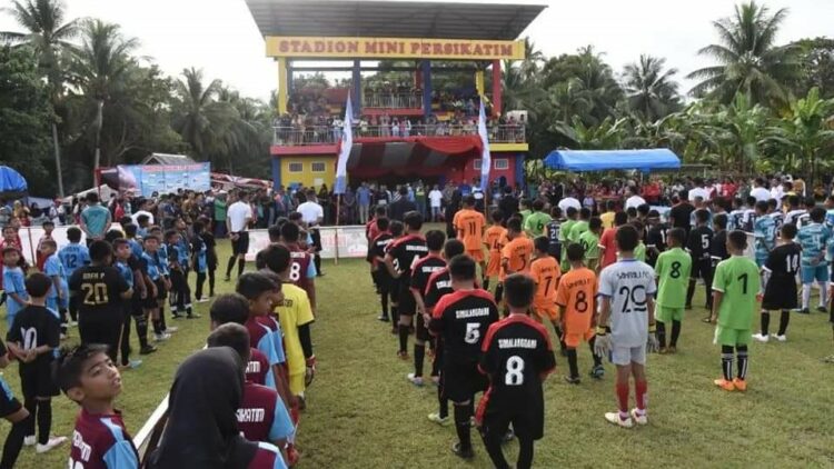 Pembukaan turnamen sepak bola U-12 di Pariaman. (Foto: Diskominfo Kota Pariaman)