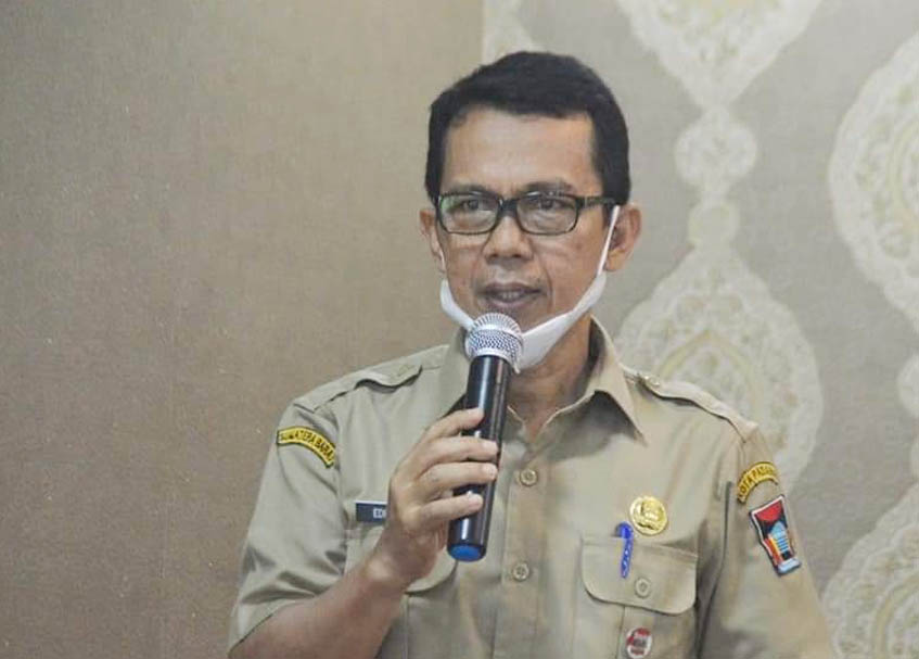 Pemko Padang meminta kepada seluruh ASN untuk disiplin dalam bekerja. Tidak itu saja, pelayanan kepada masyarakat pun menjadi harga mati.