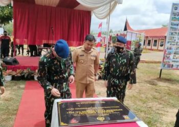 Langgam.id - Kapolda Sumbar, Irjen Pol Teddy Minahasa Putra meresmikan Batalyon C Pelapor Satuan Brimob di Kabupaten Dharmasraya