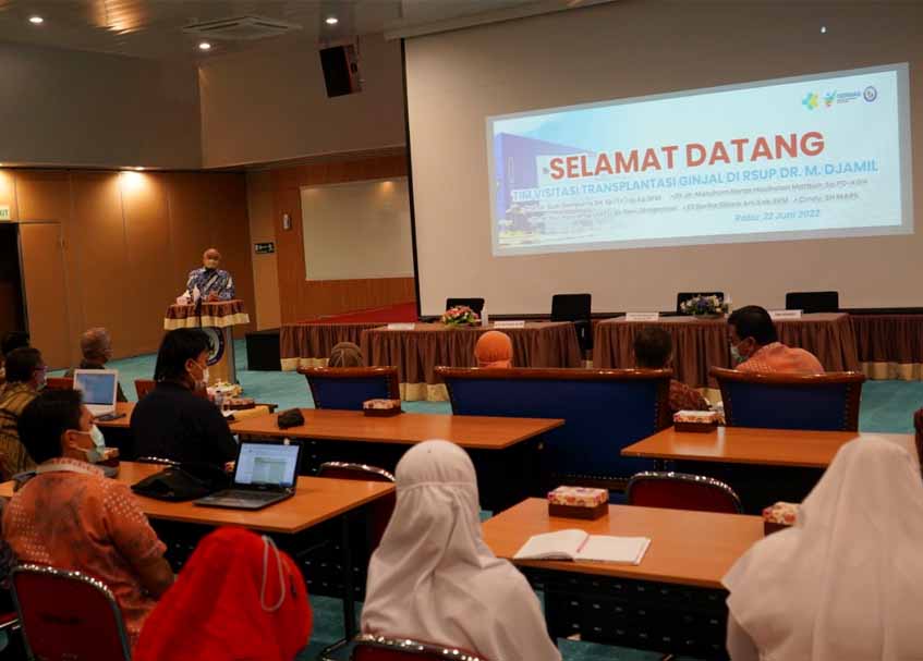 Langgam.id - Tim visitasi transplantasi ginjal Kemenkes RI melakukan kunjungan ke Rumah Sakit Umum Pusat (RSUP) M Djamil Padang.
