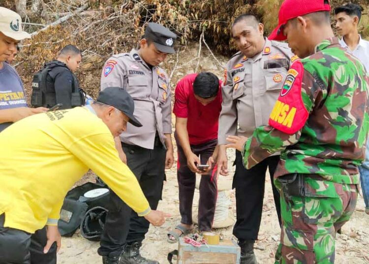 Berita Sijunjung - berita Sumbar terbaru dan terkini hari ini: Warga Kupitan Sijunjung temukan mortir aktif di peekebunan, Rabu (1/6/2022).