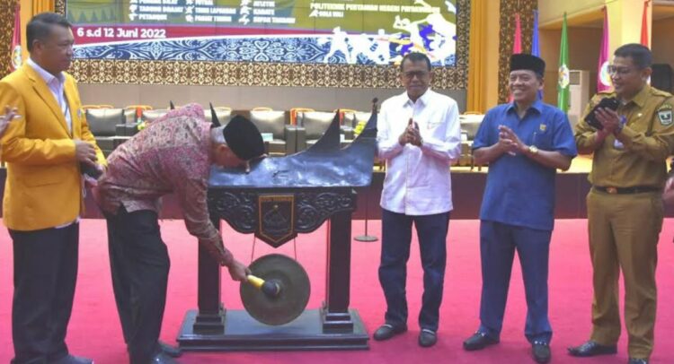 Tumbuhkan Minat Olahraga Mahasiswa, Wakil Ketua DPRD Dukung POMI Sumbar