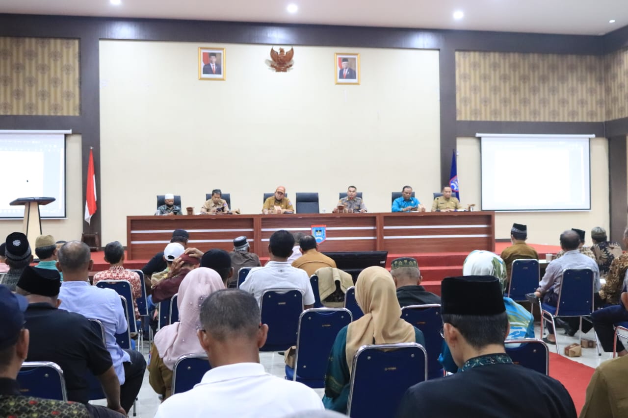 Penyelenggaraan kurban pada tahun ini harus dihadapkan dengan adanya wabah Penyakit Mulut dan Kuku (PMK) pada hewan ternak, terutama sapi.