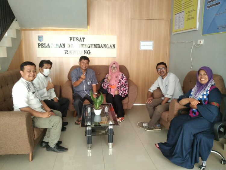 Koordinator Standarisasi SNI dari Pusat Perumusan Standarisasi Kemenperin, Yasmita kunjungi Sentra Rendang Kota Payakumbuh Padang Kaduduak,
