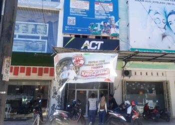 Langgam.id - ACT Cabang Padang tetap buka seperti biasa meskipun izin Pengumpulan Uang dan Barang (PUB) dicabut Kemensos RI.