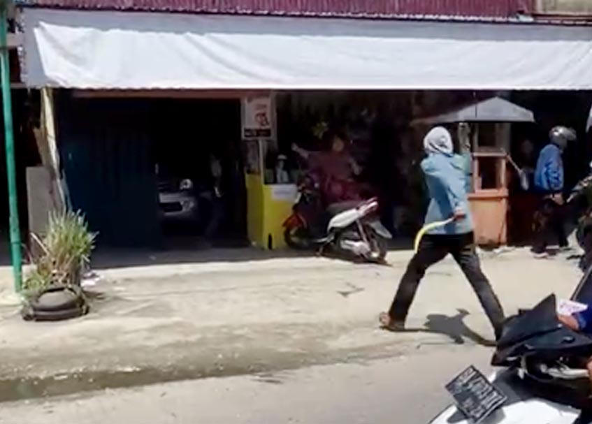 Langgam.id - Disdik Sumbar menyerahkan proses hukum pelajar terlibat aksi anarkis di SMKN 1 Padang kepada polisi, karena ranah kriminal.