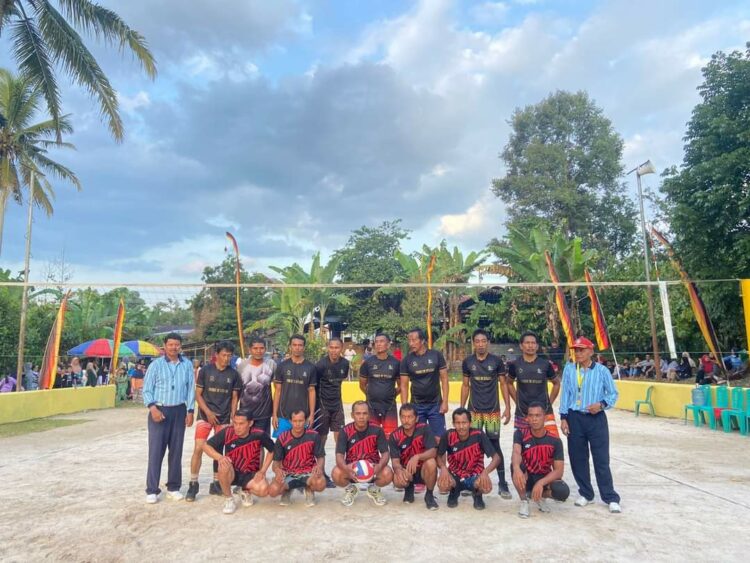 Lapangan P3A Aua Kuniang kembali digunakan untuk pertandingan voli dengan dibukanya open turnamen voli ball di Kelurahan Sapaku.