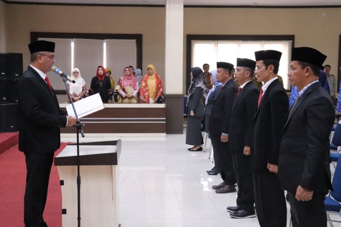 Wali Kota Riza Falepi melantik Aparatur Sipil Negara (ASN) di Lingkungan Pemerintah Kota Payakumbuh, Selasa (5/7/2022)