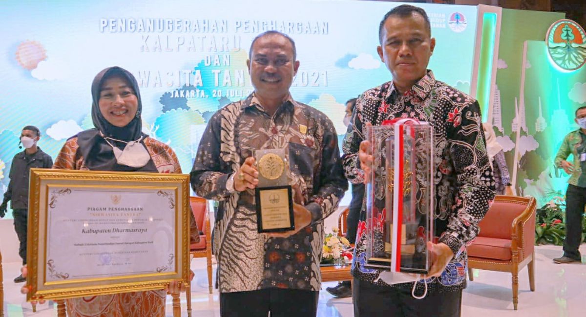 kabupaten-dharmasraya-raih-penghargaan-nirwasita-tantra