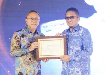 Langgam.id - Pemerintah Kota (Pemko) Padang menerima dua penghargaan sekaligus dari Kementerian Perdagangan RI.