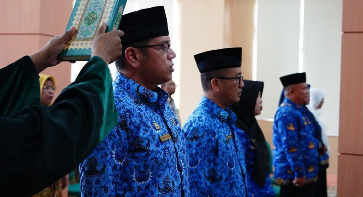 Mutasi Bergulir, Sutan Riska Lantik Dua Pejabat Tinggi Pratama