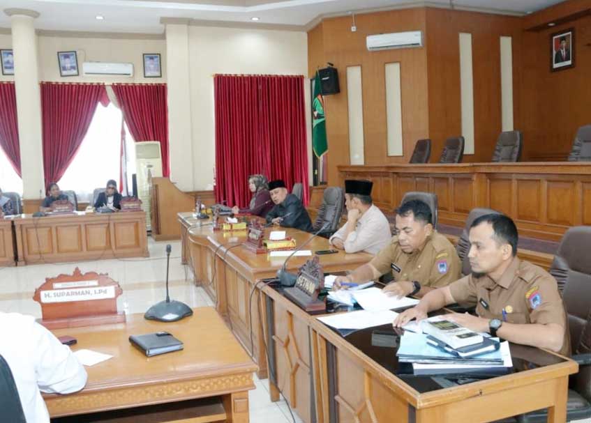 Langgam.id - DPRD Kota Payakumbuh memngubah AKD untuk tahun kedua masa jabatan. AKD itu disusun untuk 2,5 tahun kedepan.