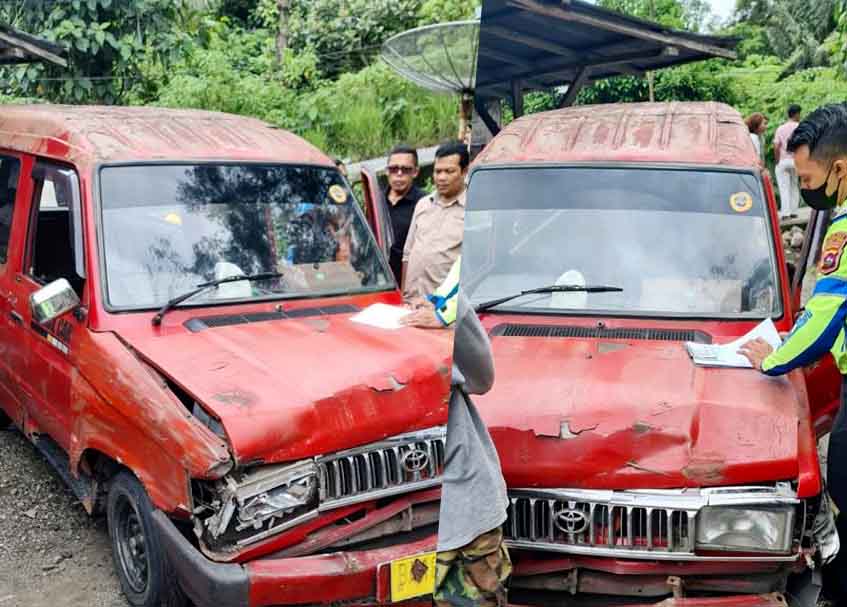 Langgam.id - Seorang lagi korban Angkutan Kota (Angkot) terbalik masih kritis dan menjalani perawatan intensif di RSUD Achmad Mochtar.