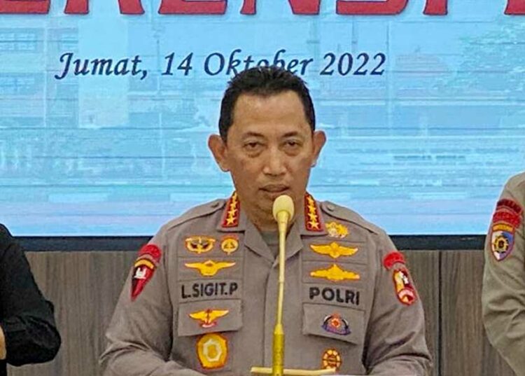 Langgam.id - Kapolri menyebutkan bahwa kasus penyalahgunaan narkotika Teddy Minahasa libatkan Kapolsek hingga Kapolres.