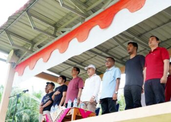 Langgam.id - Sekda Kabupaten Dharmasraya, Adlisman menghadiri sekaligus menutup Open Turnamen Merpati Cup II, Minggu (18/9/2022).