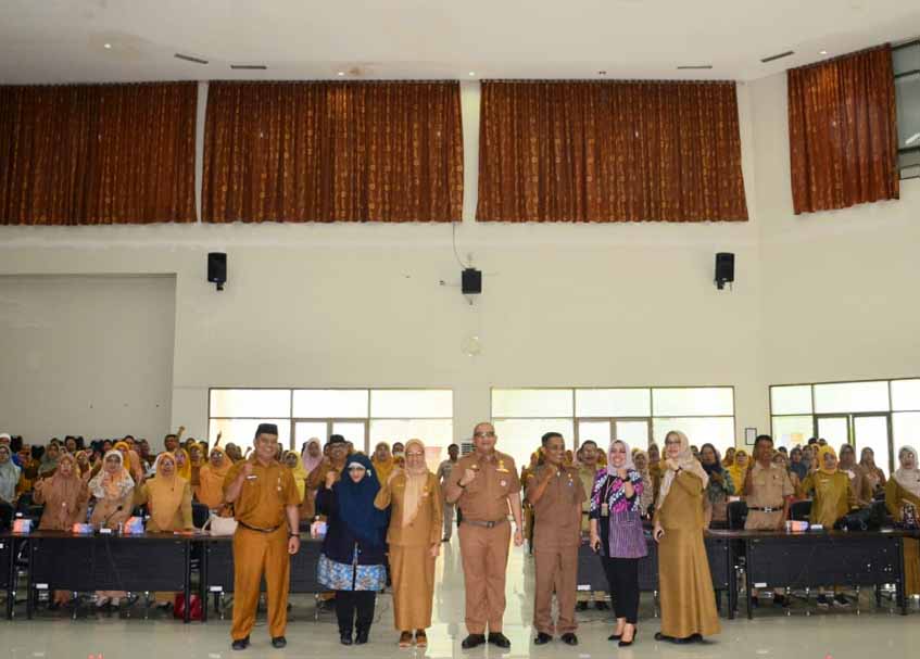 Langgam.id - Sebanyak 113 Pegawai Negeri Sipil (PNS) di lingkungan Pemerintah Kota (Pemko) Padang memasuski batas usia pensiun.