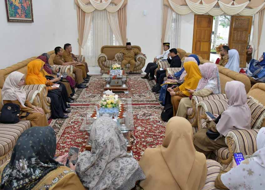 Langgam.id - Sebanyak 229 guru PAI di Agam terkendala anggaran untuk mengikuti PPG agar bisa mendapatkan sertifikasi.