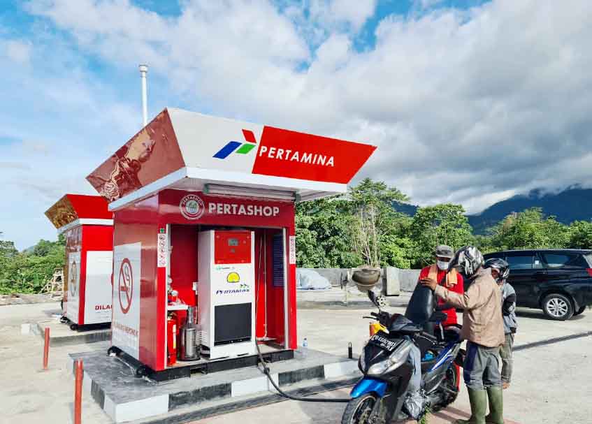 Langgam.id - Kenaikan harga Bahan Bakar Minyak (BBM) turut berdampak terhadap omzet 346 Pertashop yang ada di Sumatra Barat (Sumbar).