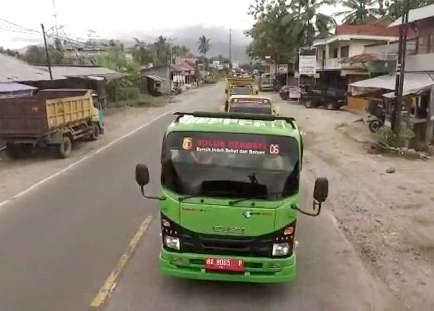 Langgam.id - Sosok Mitra Yoriskia menjadi pusat perhatian ketika pergelaran wisuda di UMMY Kota Solok, Selasa (4/10/2022).
