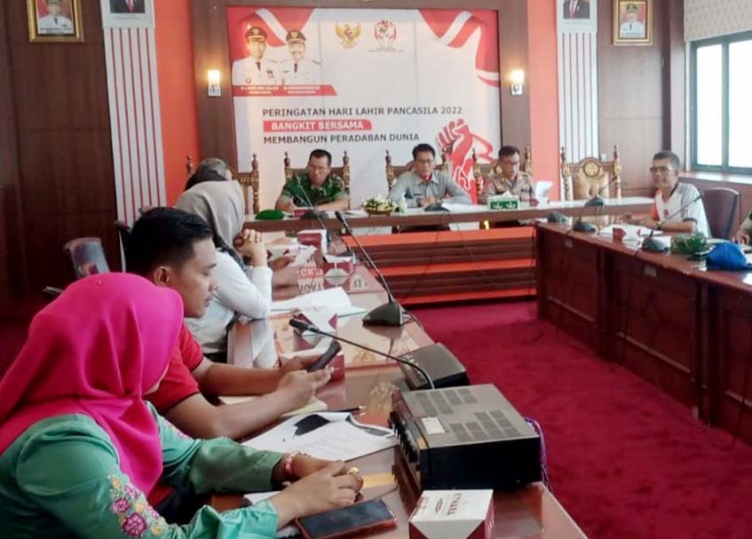 Langgam.id - Pemerintah Kota (Pemko) Pariaman diimbau untuk ikut mengheningkan cipta selam 6 detik saat peringtan Hari Pahlawan.