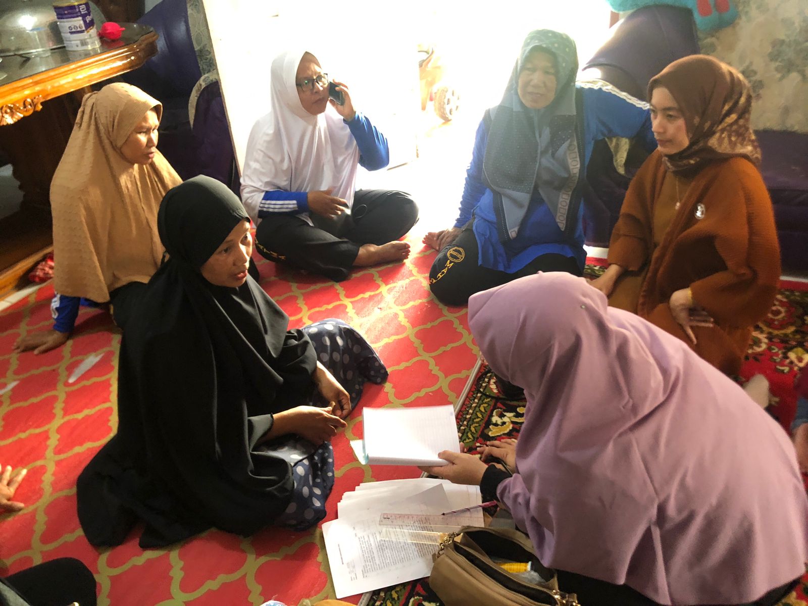 Pengabdian Masyarakat: Dosen Unand Bantu Pengelolaan Keuangan dan Layout UMKM Jajanan Sehat 'Umi Wiwik' di Pesisir Selatan