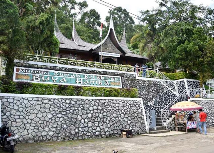 Langgam.id - Museum Buya Hamka di Nagari Sungai Batang tidak hanya menyimpan dan mengoleksi benda-benda peninggalan.