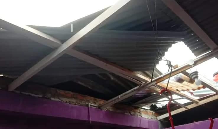 Angin Kencang dan Cuaca Buruk Rusak 2 Rumah Warga Pariaman