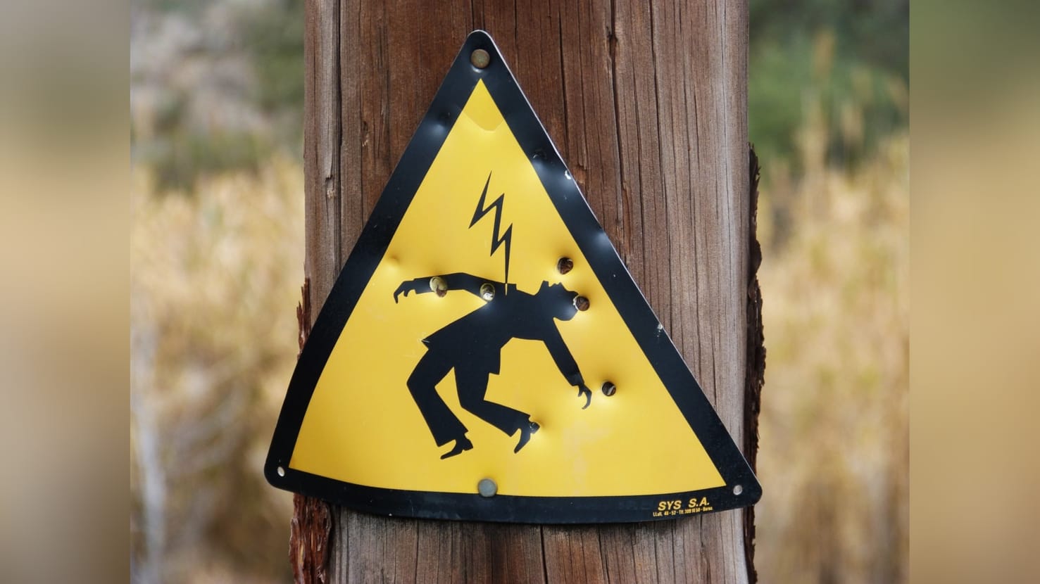 Buruh Bangunan Meninggal Usai Tersengat Listrik di Padang