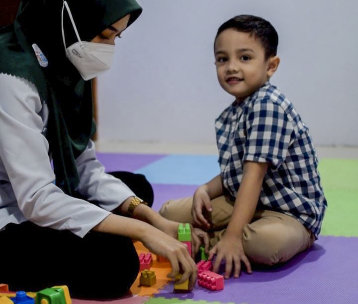 Menilik Layanan Okupasi Terapi Anak Semen Padang Hospital