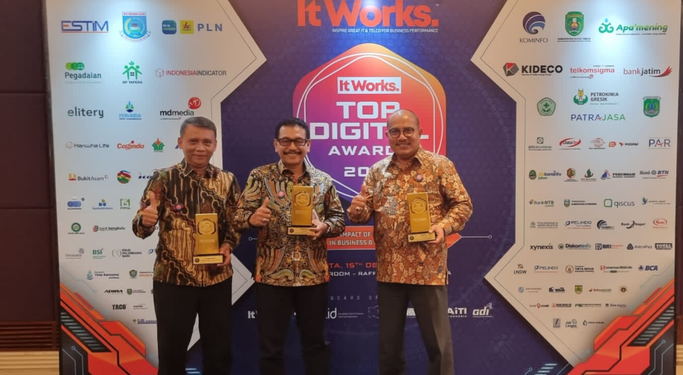 Bank Nagari Raih Penghargaan Top Digital Awards 2022