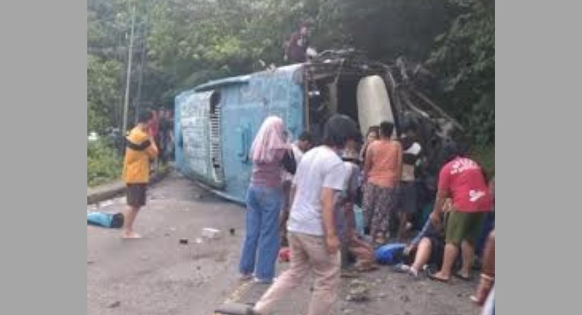 Kecelakaan Beruntun di Silaing Bawah, Korban Tercatat 33 Orang