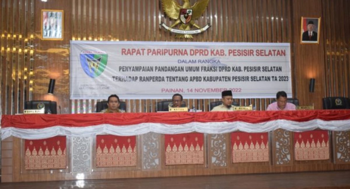 dipimpin-ketua-dprd-pesisisr-selatan-gelar-paripurna-rapbd-tahun-2023