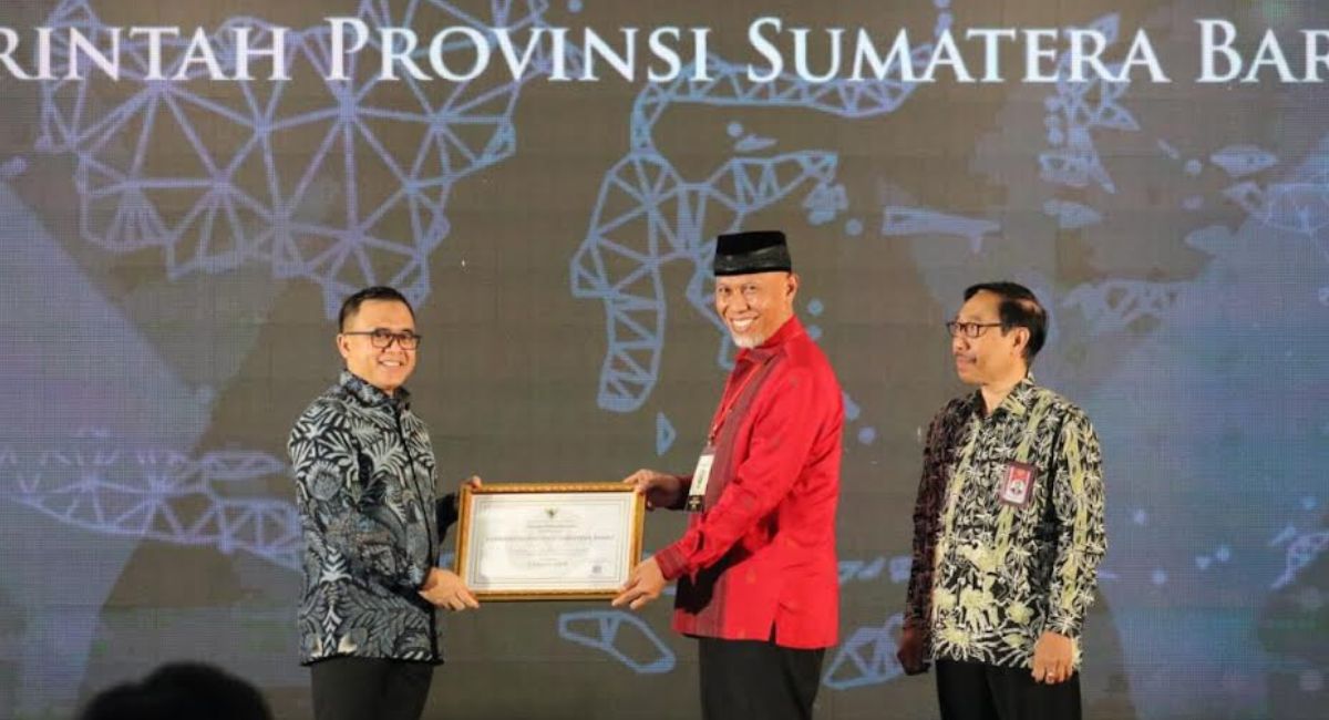 Terima Penghargaan KASN, Penempatan ASN di Sumbar Terbaik di Indonesia