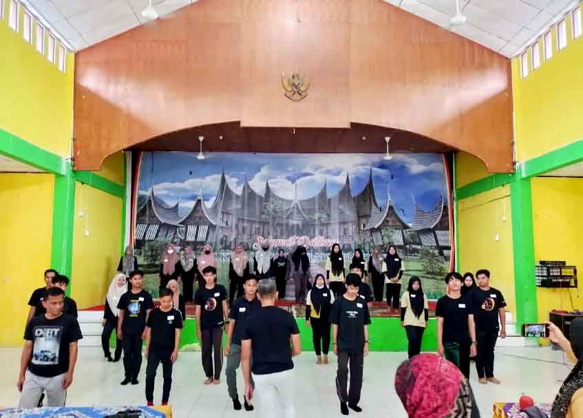 Langgam.id - Dinas Kebudayaan Pariwisata Pemuda dan Olahraga Kabupaten Dharmasraya adakan audisi pemain Drama Musical Dara Petak Para Jingga.