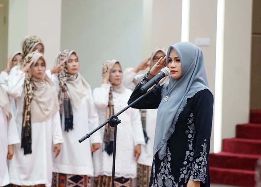 Langgam.id - Pemerintah Kabupaten (Pemkab) Dharmasraya bekerjasama dengan TP-PKK menggelar upacara peringatan hari ibu ke-94.