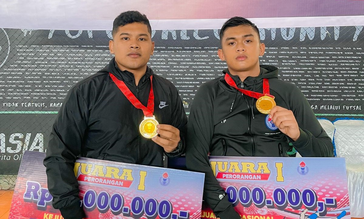 2 Anggota Polri dari Sumbar Kembali Raih Medali Emas dalam Kejurnas Gulat
